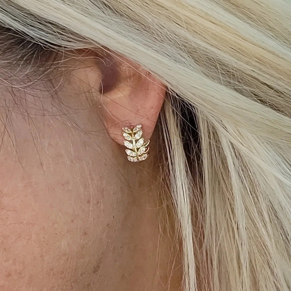 ZIRCON LEAF HUGGIES - Picture 1 of 11